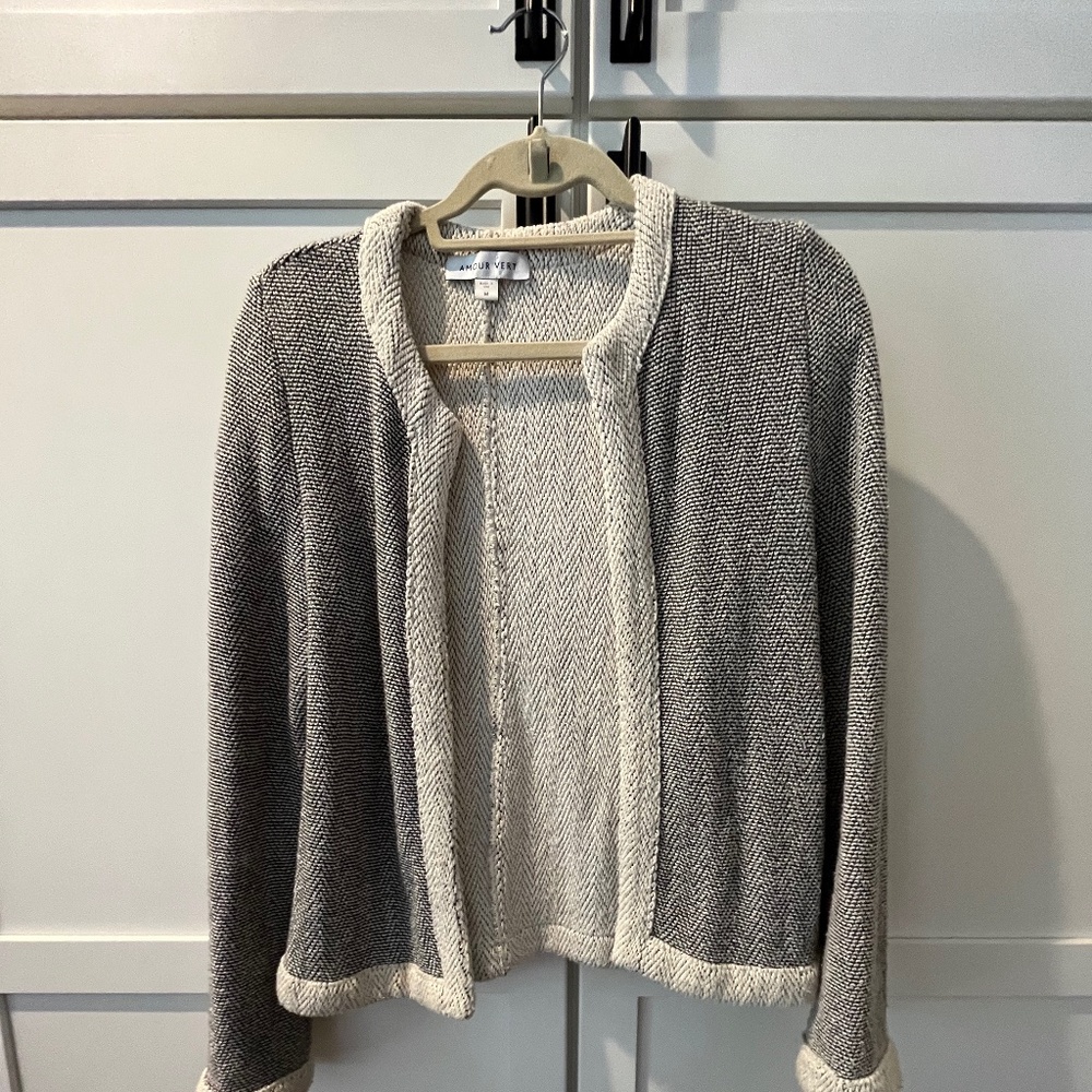 Amour Vert- sweater jacket Medium